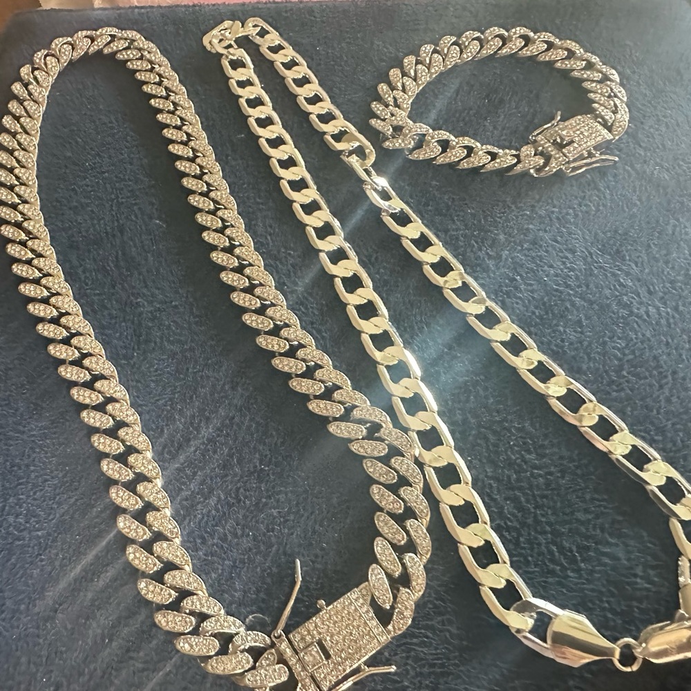 Beautiful Silver Plated Men’s Cuban Link Necklace